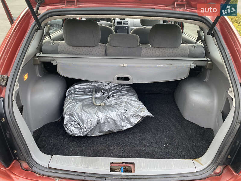 Хэтчбек Kia Rio 2005 в Благовещенском