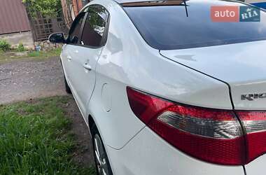 Седан Kia Rio 2013 в 