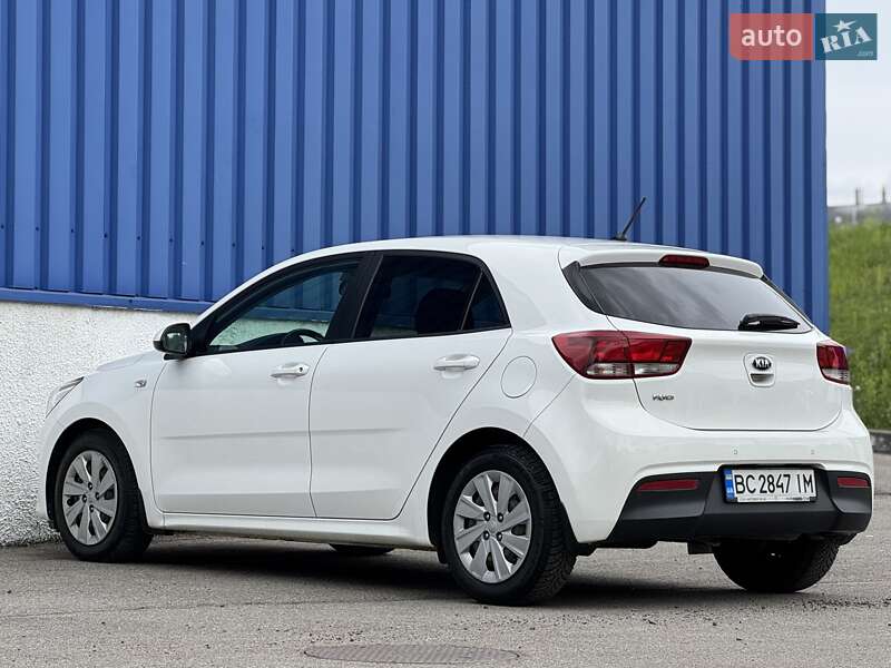 Хетчбек Kia Rio 2017 в Львові