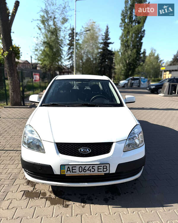 Седан Kia Rio 2009 в 