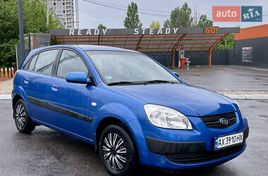 Хэтчбек Kia Rio 2007 в 