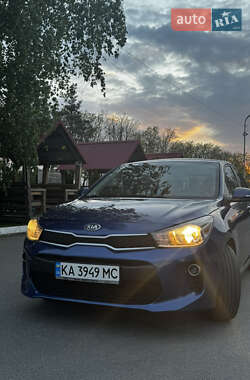 Хэтчбек Kia Rio 2017 в 