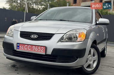 Хэтчбек Kia Rio 2006 в 