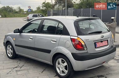 Хэтчбек Kia Rio 2006 в 