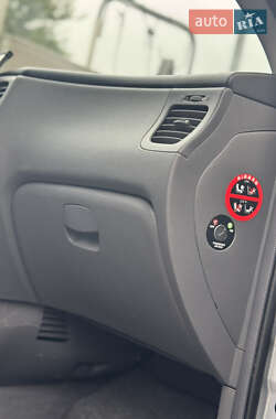 Хэтчбек Kia Rio 2006 в 