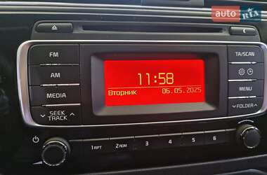 Седан Kia Rio 2017 в 