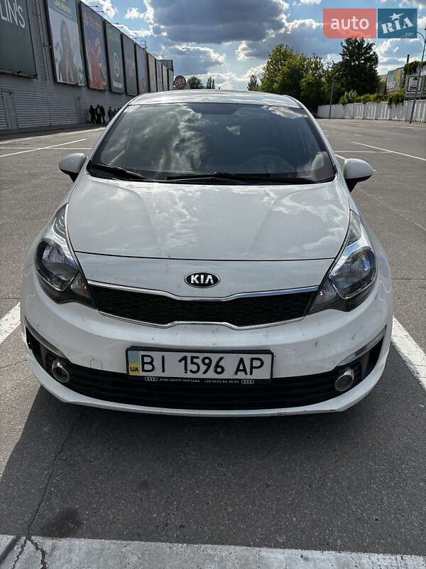 Седан Kia Rio 2015 в Полтаве