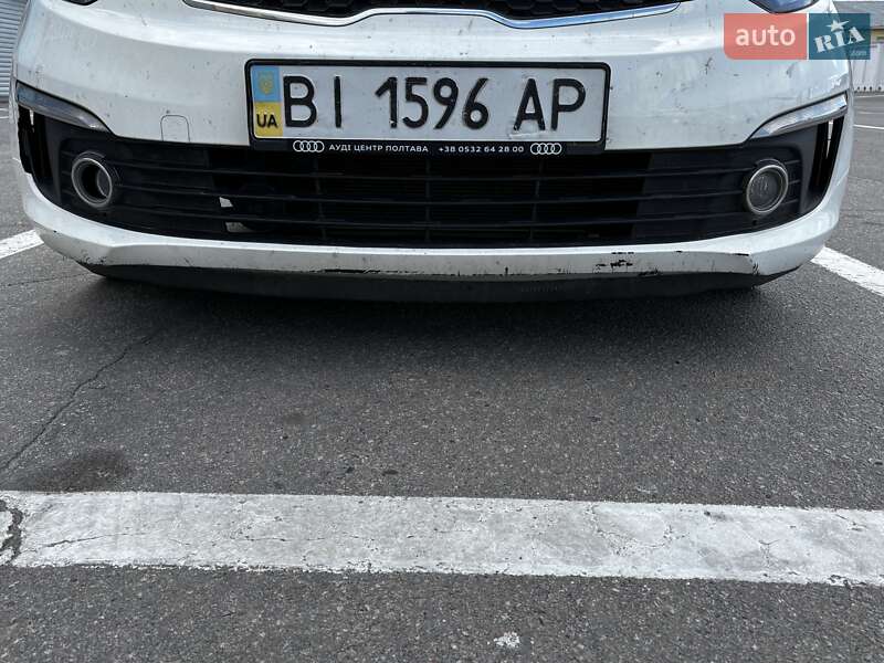 Седан Kia Rio 2015 в Полтаве