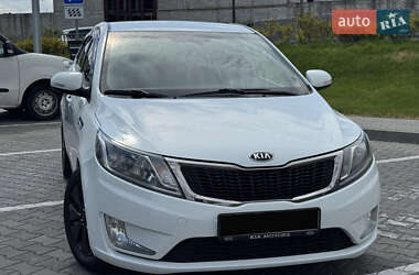 Седан Kia Rio 2014 в Дніпрі