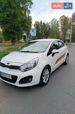 Хетчбек Kia Rio 2012 в 