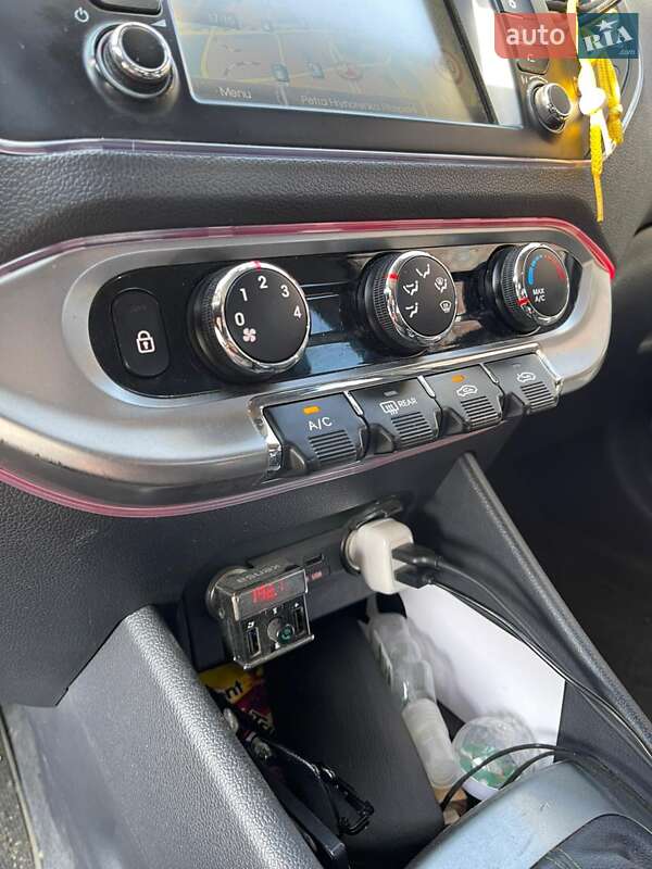 Хэтчбек Kia Rio 2012 в Киеве