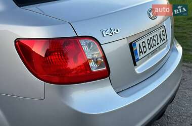 Седан Kia Rio 2011 в 