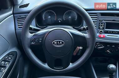 Седан Kia Rio 2011 в 