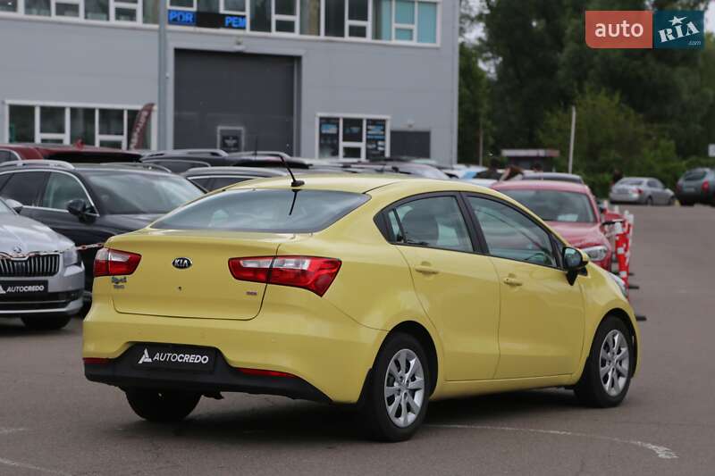 Седан Kia Rio 2015 в Києві
