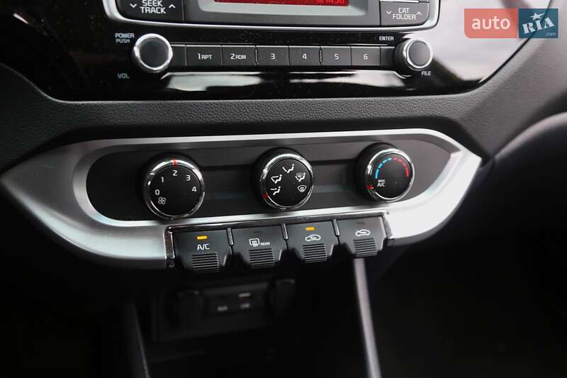 Седан Kia Rio 2015 в Києві