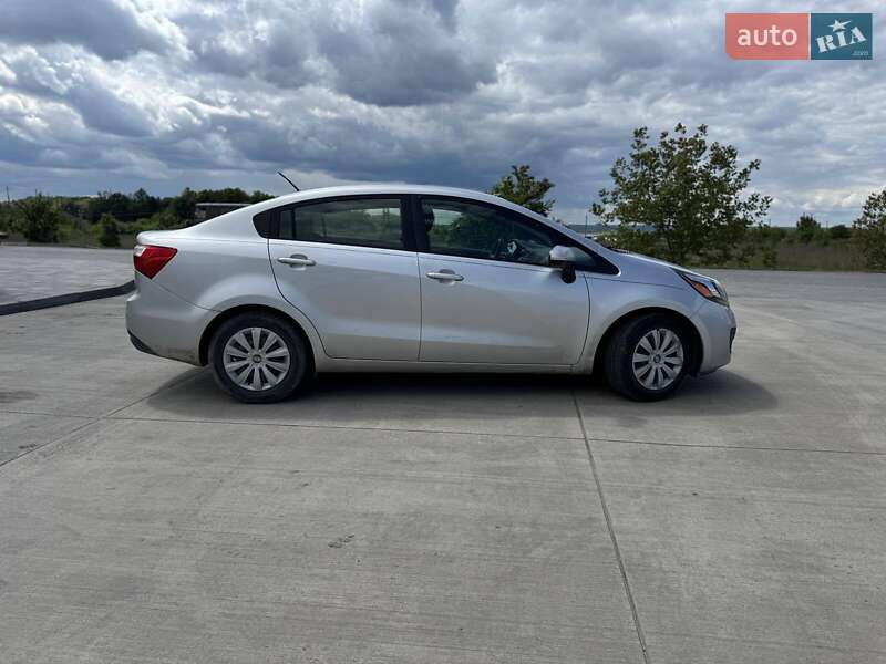 Седан Kia Rio 2012 в Львове