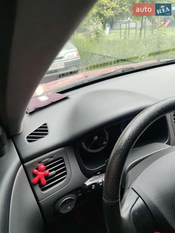 Хетчбек Kia Rio 2005 в Харкові