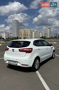 Хэтчбек Kia Rio 2012 в 