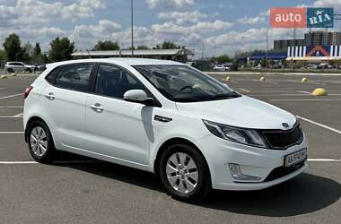 Хэтчбек Kia Rio 2012 в 