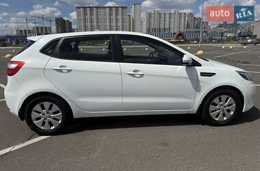Хэтчбек Kia Rio 2012 в 