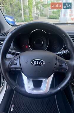 Хэтчбек Kia Rio 2012 в 