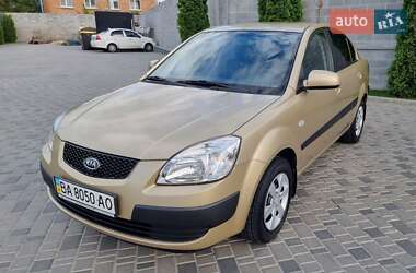 Седан Kia Rio 2009 в Кропивницком