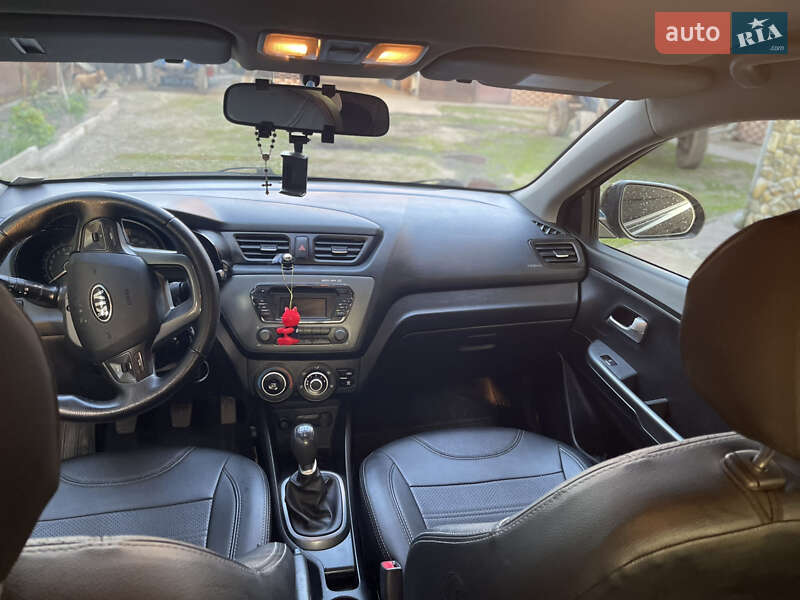 Седан Kia Rio 2013 в Львове