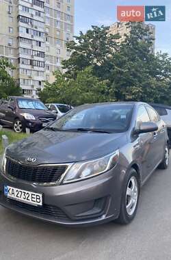 Седан Kia Rio 2013 в Киеве