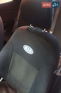 Седан Kia Rio 2012 в 
