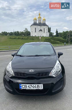 Хэтчбек Kia Rio 2012 в Чернигове