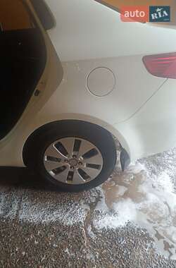 Седан Kia Rio 2012 в 