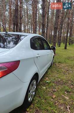 Седан Kia Rio 2013 в 