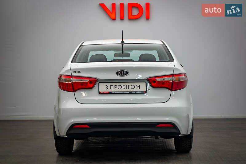 Седан Kia Rio 2012 в Киеве