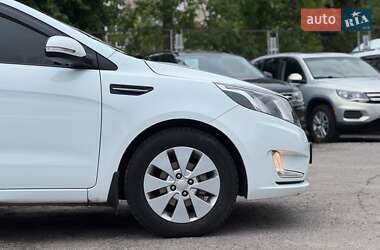 Седан Kia Rio 2013 в 