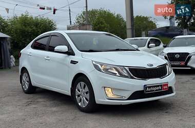 Седан Kia Rio 2013 в 