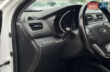 Седан Kia Rio 2013 в 