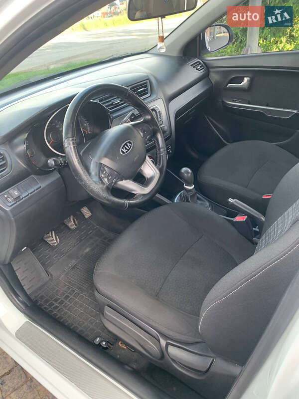 Седан Kia Rio 2012 в Хмельницком