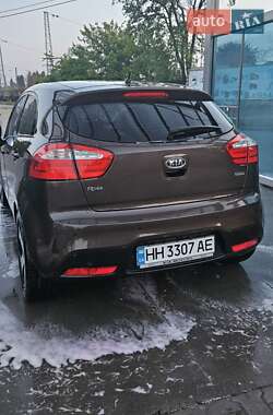 Хэтчбек Kia Rio 2012 в 