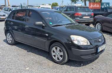 Хэтчбек Kia Rio 2009 в 