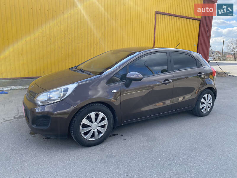 Хэтчбек Kia Rio 2012 в Черновцах
