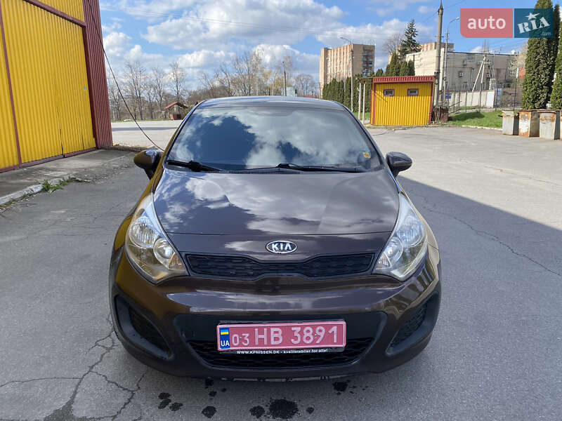 Хэтчбек Kia Rio 2012 в Черновцах