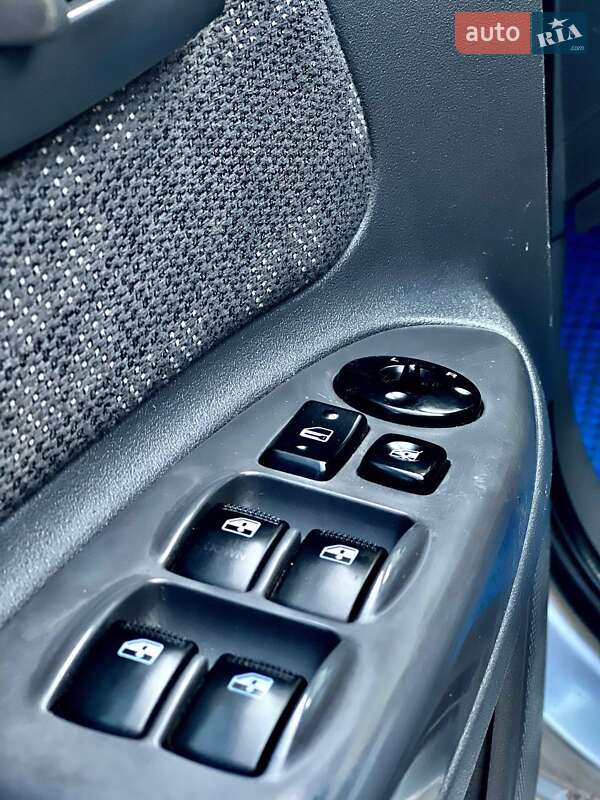 Хэтчбек Kia Rio 2007 в Николаеве