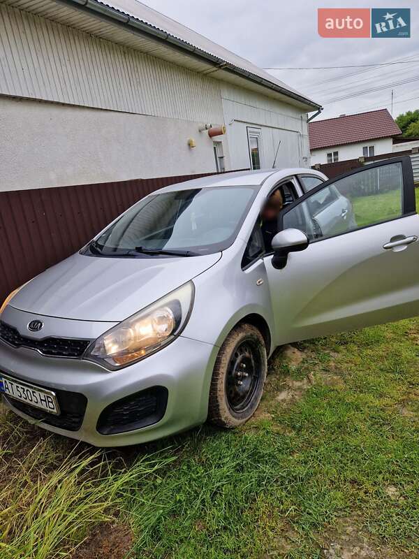 Хетчбек Kia Rio 2011 в Калуші