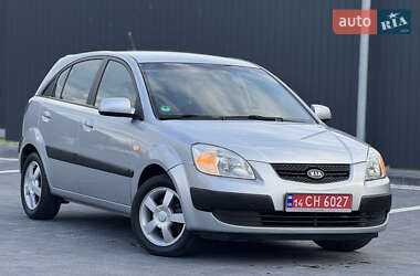 Хэтчбек Kia Rio 2006 в 