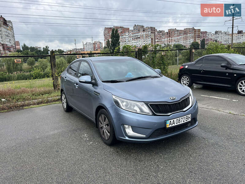Седан Kia Rio 2013 в Киеве