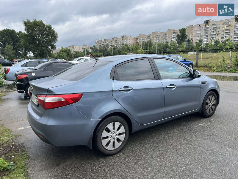 Седан Kia Rio 2013 в Киеве