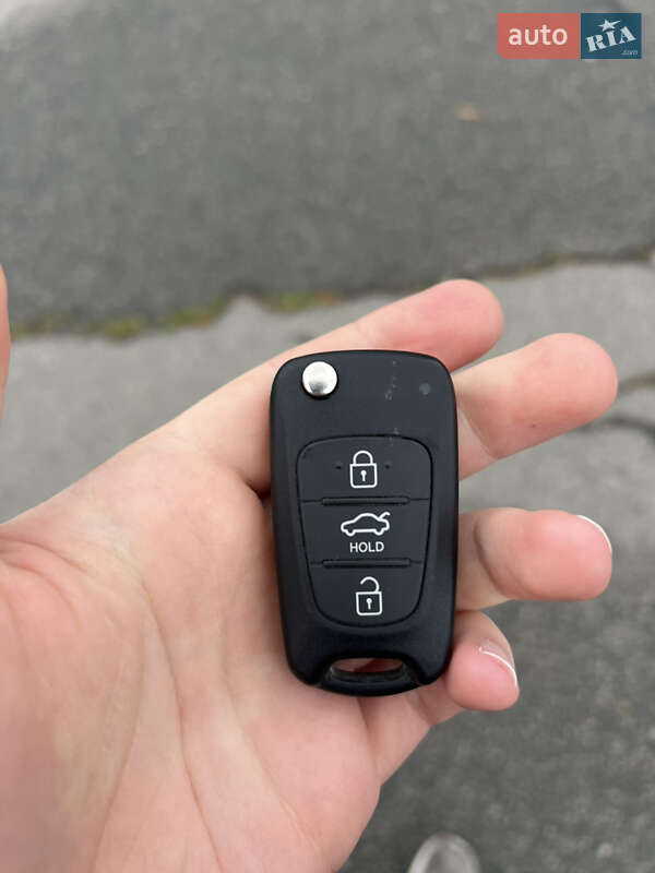 Седан Kia Rio 2013 в Киеве