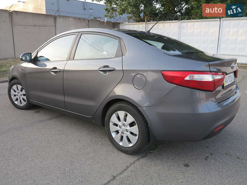 Седан Kia Rio 2011 в Киеве