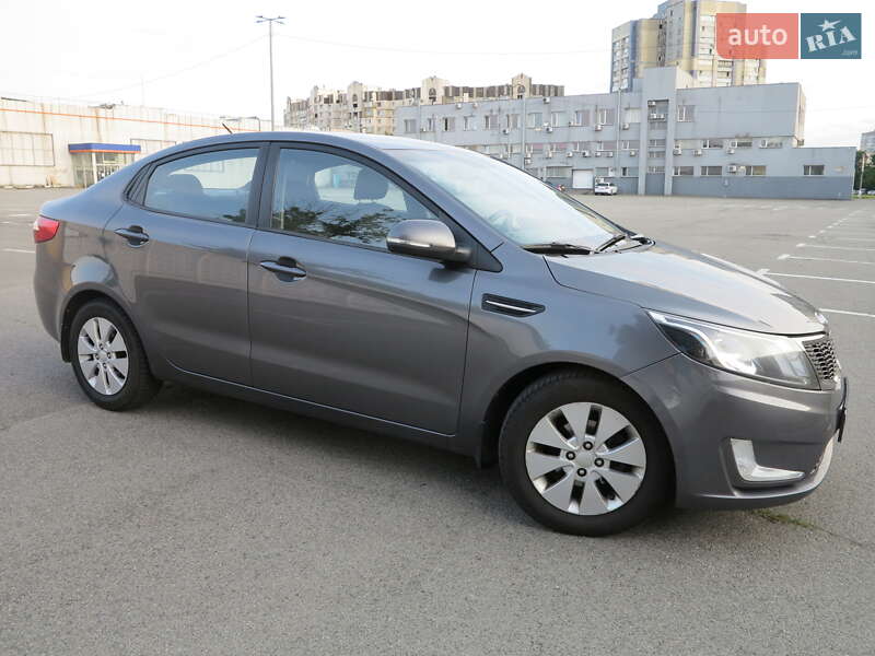 Седан Kia Rio 2011 в Киеве