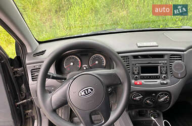 Хетчбек Kia Rio 2010 в 